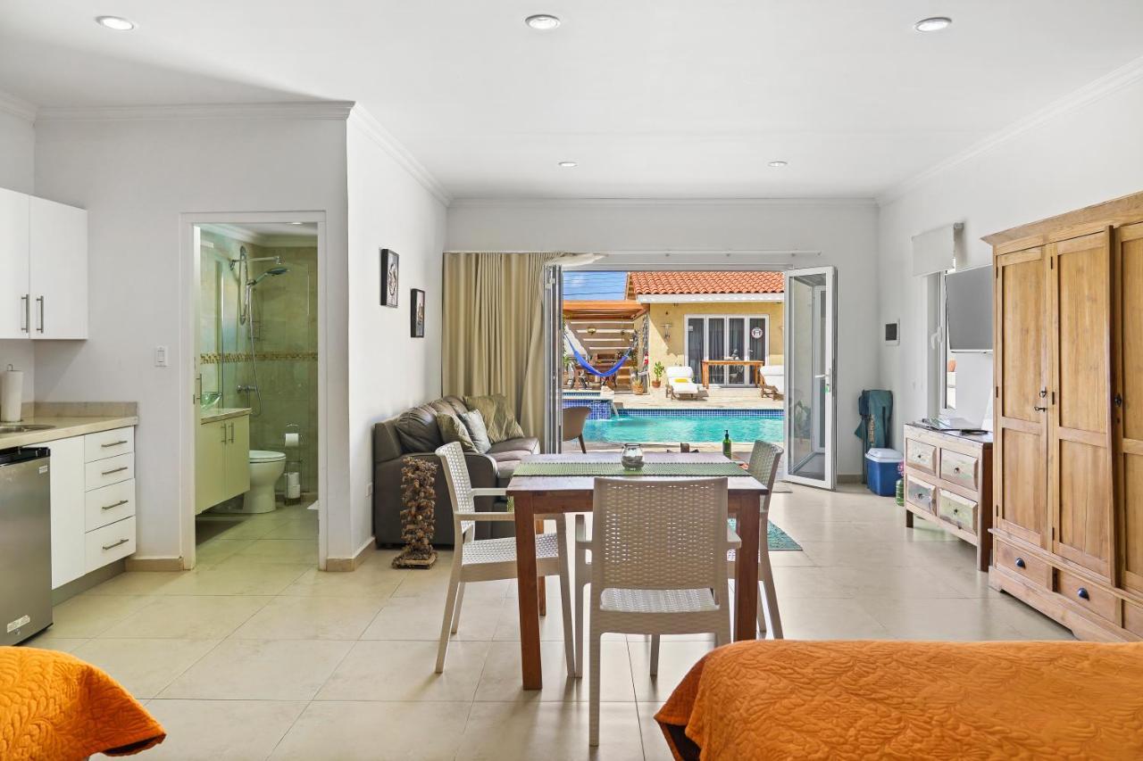 Aruba'S Bakval Suites ภายนอก รูปภาพ